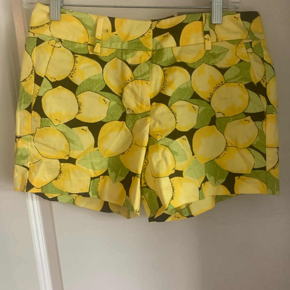 Ann Taylor Shorts NWT 4 1/2 inseam Lemon pattern